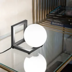 Angolo lampada da tavolo di design