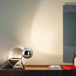 Gravita lampada da tavolo di design