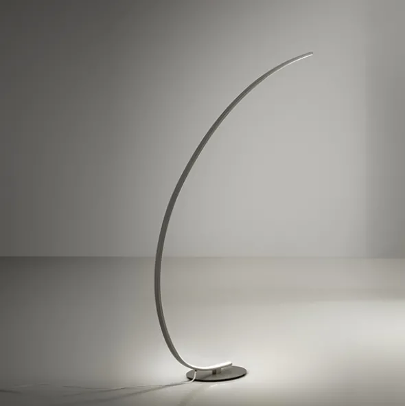 Iole lampada da terra di design