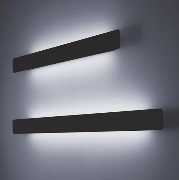 Line lampada da parete di design