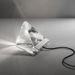 Tripla lampada da tavolo di design a LED